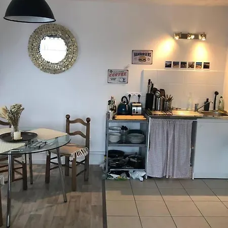 公寓 Appart Au Calme Avec Balcon Au Centre De *